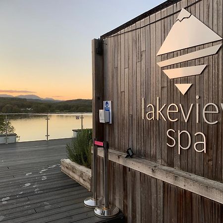 The Penthouse Bowness Luxury Loft Jacuzzi Bath & Complimentary Lakeview Spa Membership Екстер'єр фото