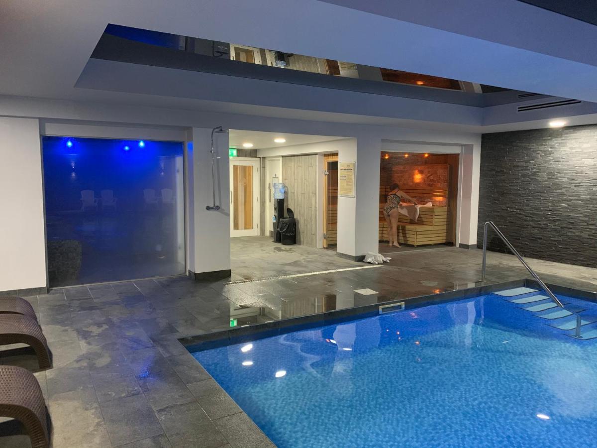 The Penthouse Bowness Luxury Loft Jacuzzi Bath & Complimentary Lakeview Spa Membership Екстер'єр фото