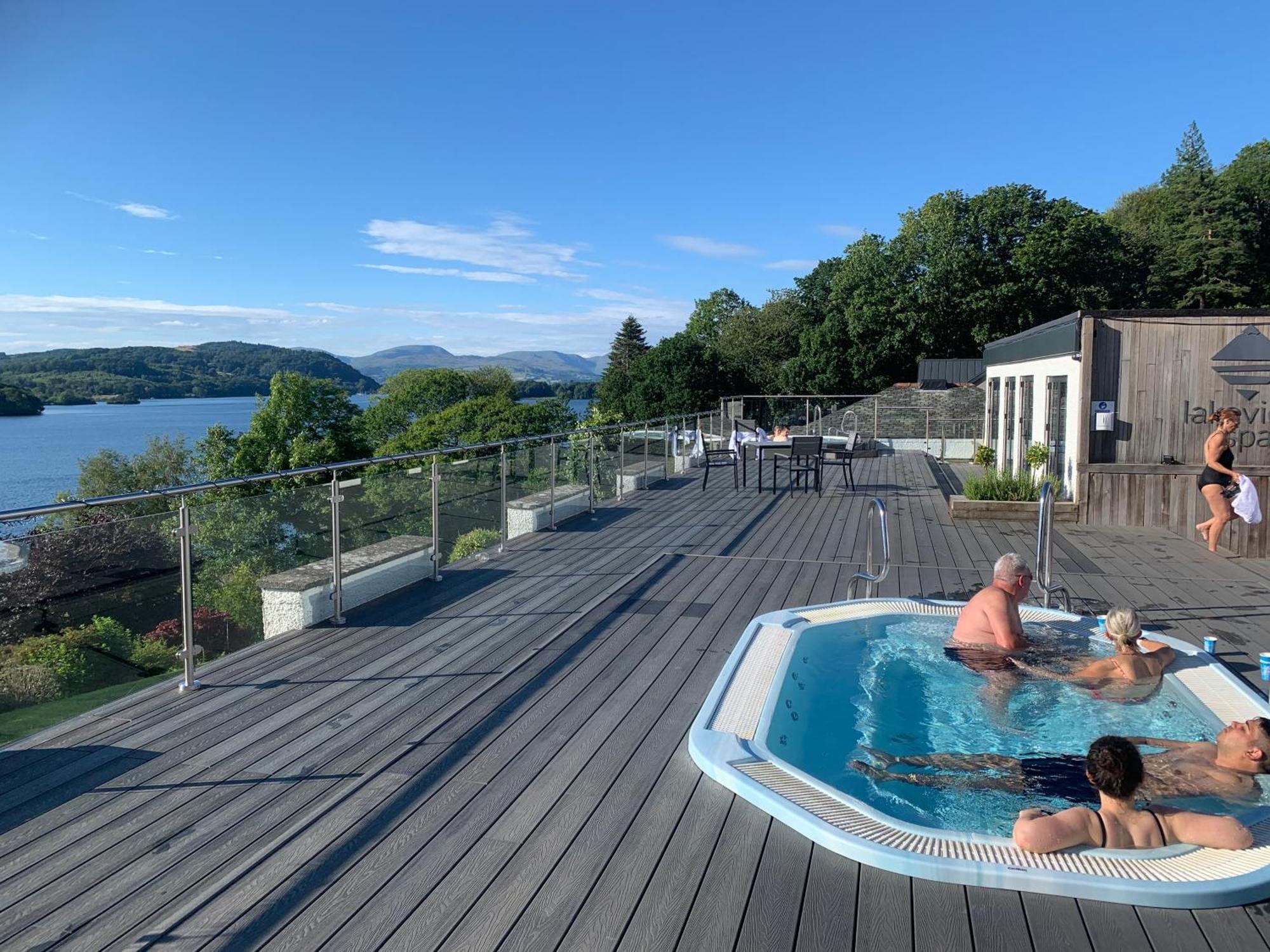 The Penthouse Bowness Luxury Loft Jacuzzi Bath & Complimentary Lakeview Spa Membership Екстер'єр фото